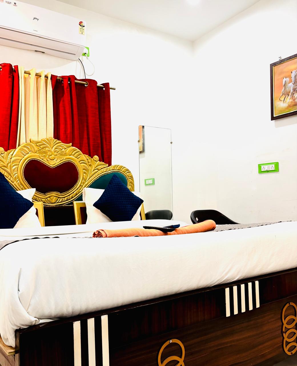 Deluxe Suite with elegant décor